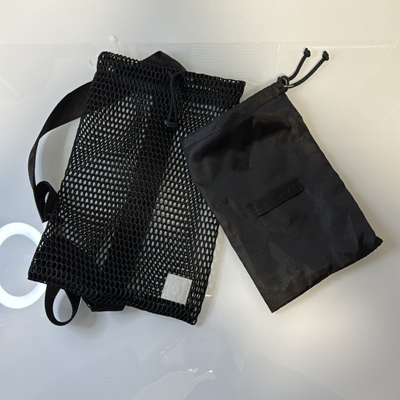 Free People Movement small black mesh sling bag - Picture 4 of 10